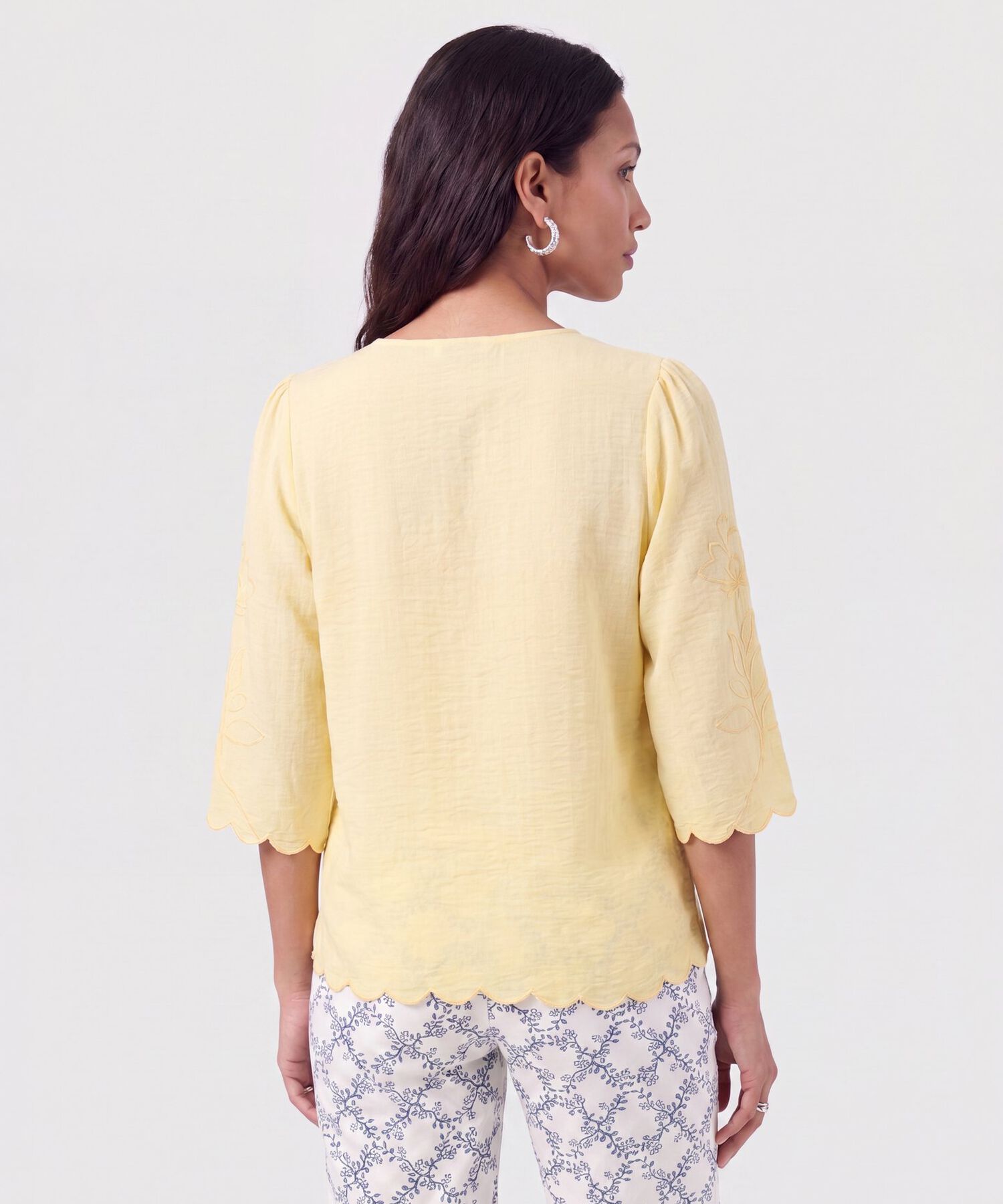 Blusa Bordada Con Botones Para Mujer