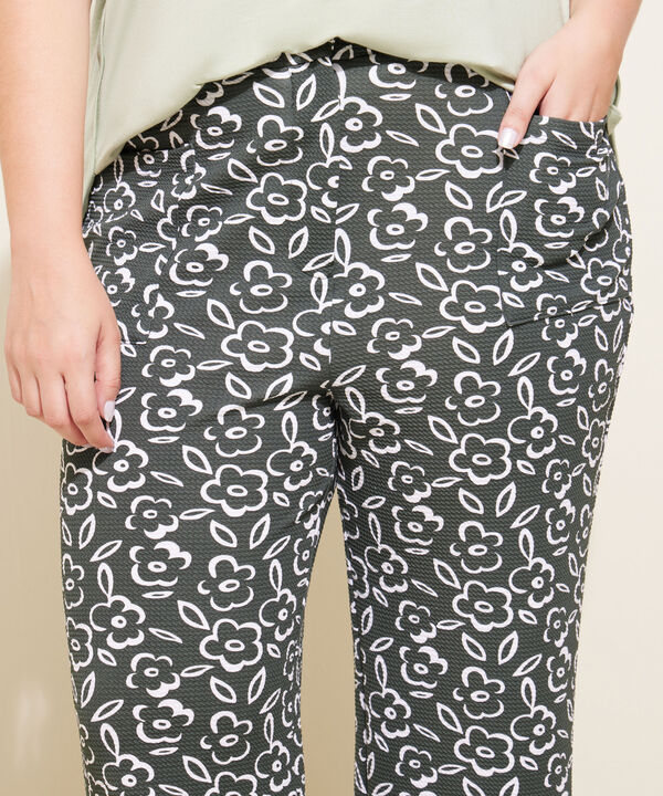 Pantalón Capri Estampado Con Bolsillos De Parche, Elástico En Costados Pretina