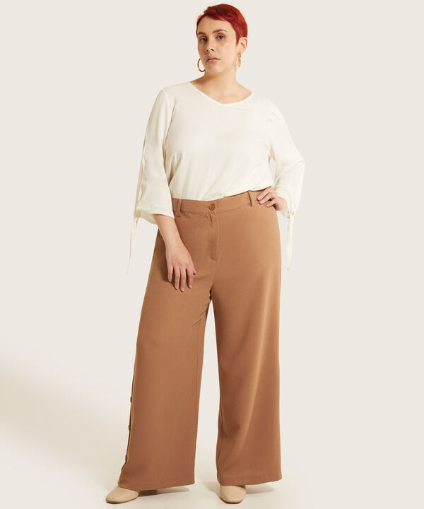 Pantalón Palazzo Con Botones En Bota