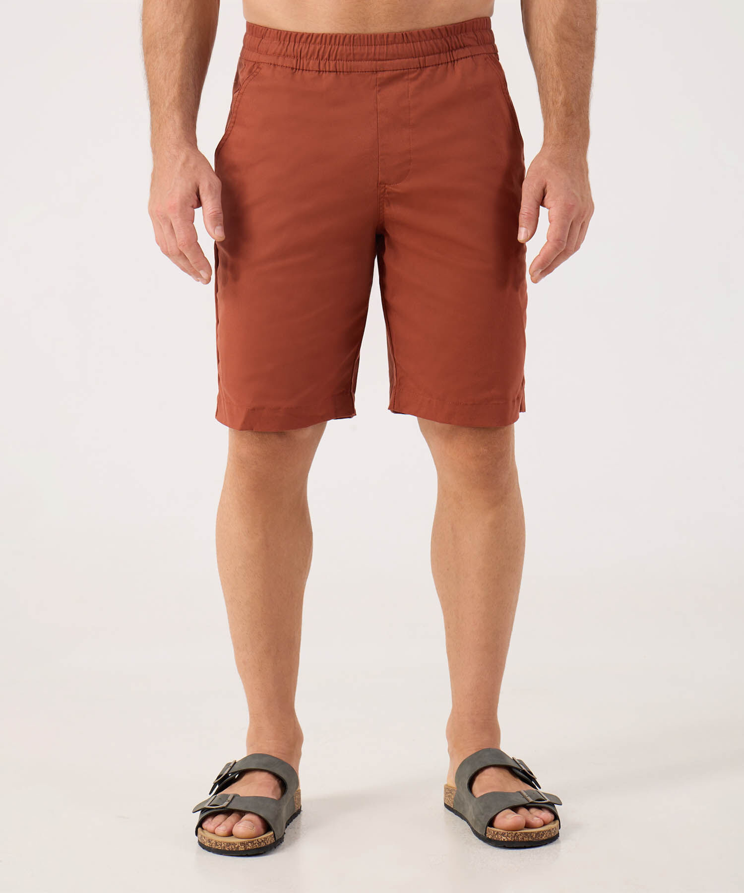 Bermuda Unicolor Con Pretina Encauchada Y Cordón Interno