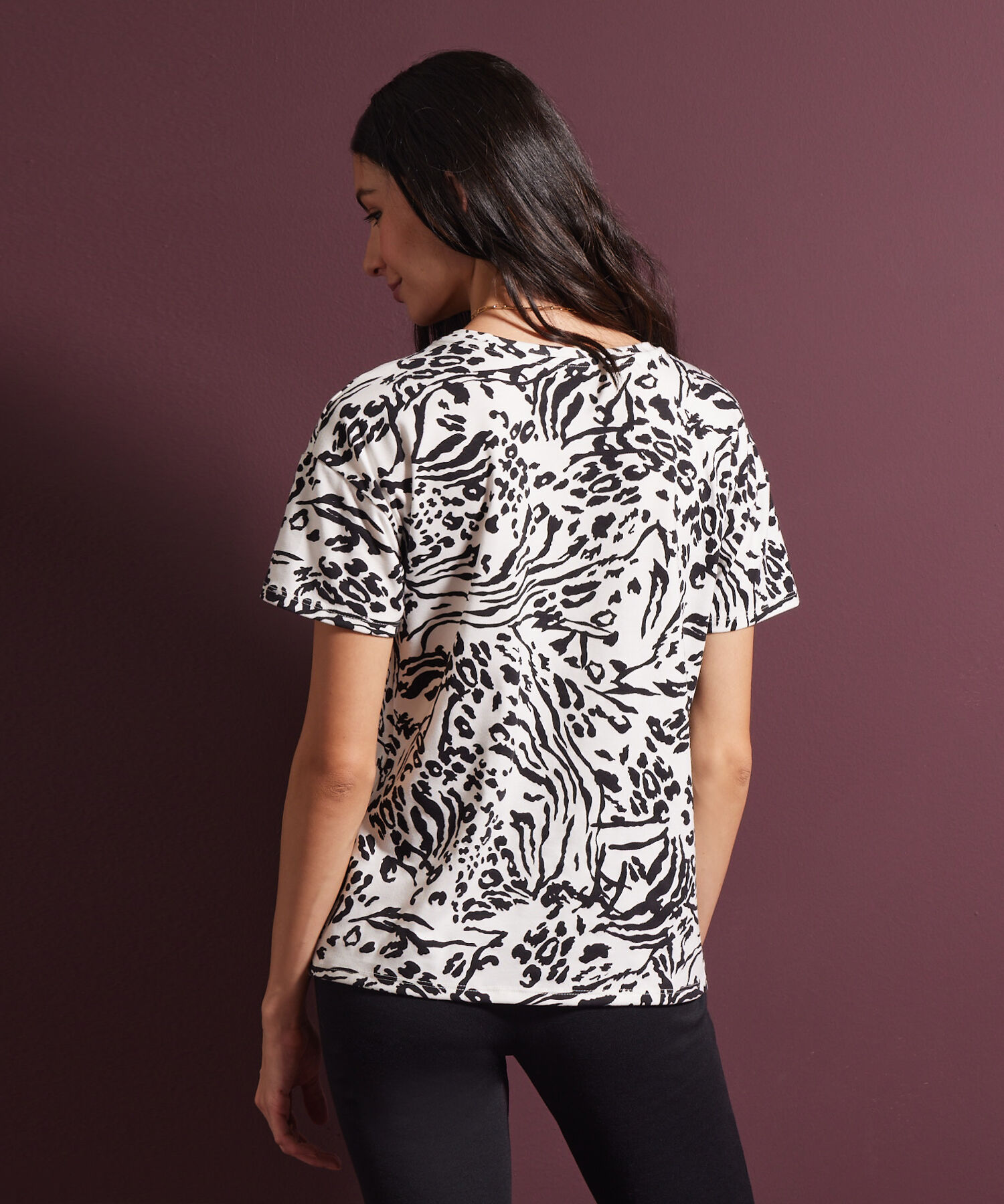 Camiseta Manga Corta Corrida Estampada Con Cuello Redondo