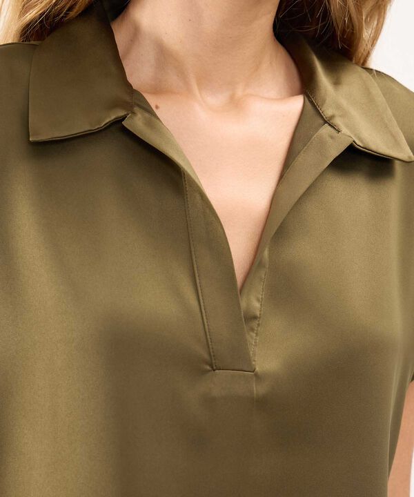 Blusa Satinada Escote en V