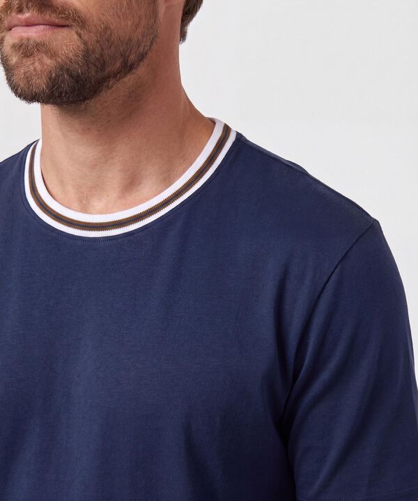 Camiseta Cuello Con Detalle Para Hombre