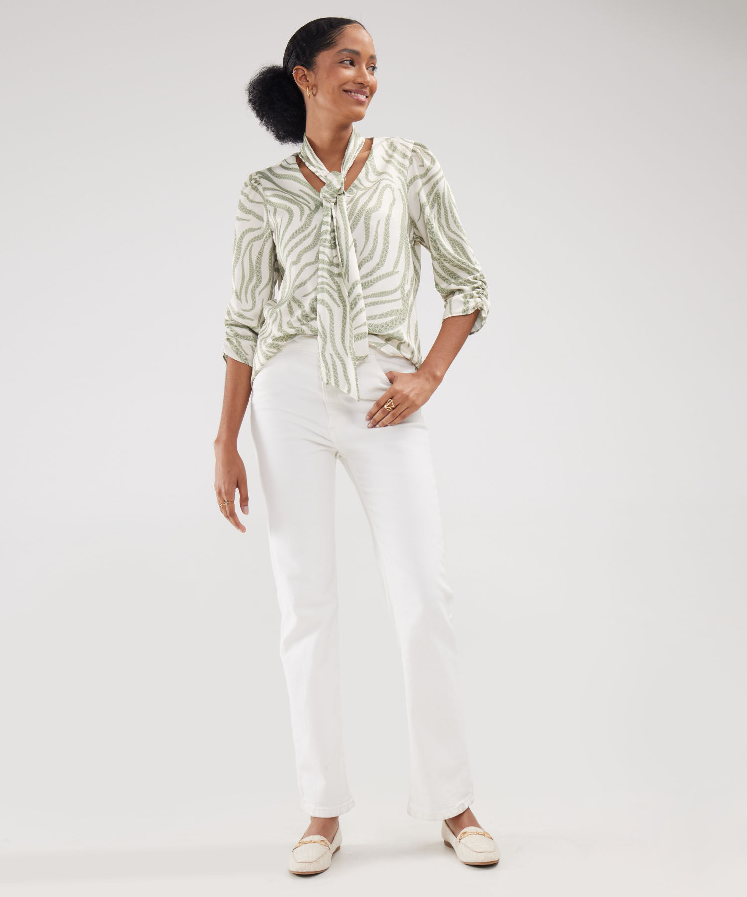 Blusa Estampada Con Cuello Removible