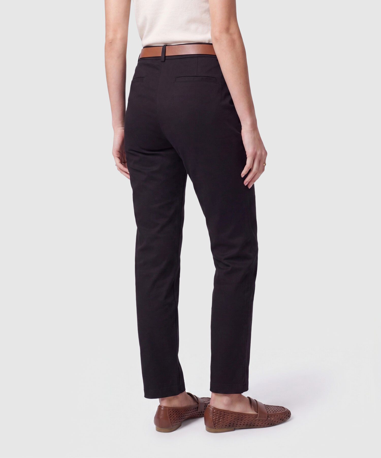 Pantal&oacute;n Recto Cl&aacute;sico Mujer
