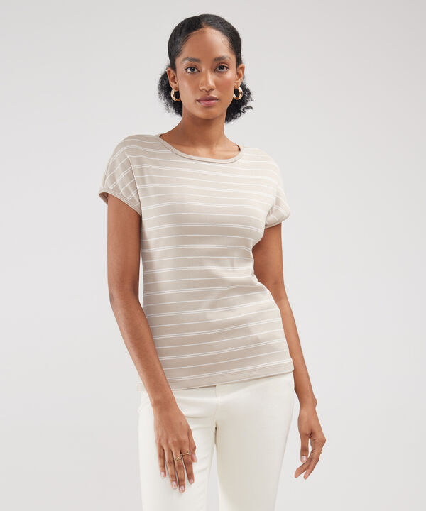 Camiseta Preteñida Textura Acanalada image number null