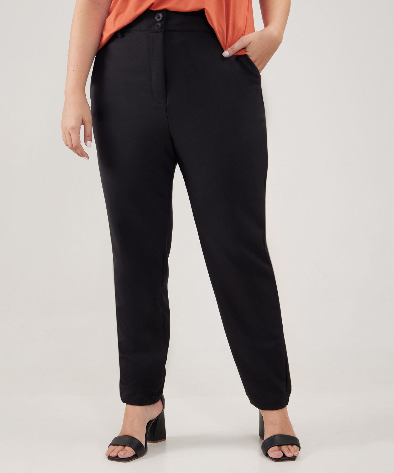 Pantalón Unicolor Clásico