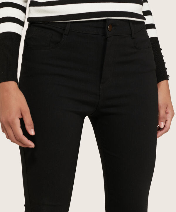 Pantalon 5 Bolsillos Unicolor En Drill image number null