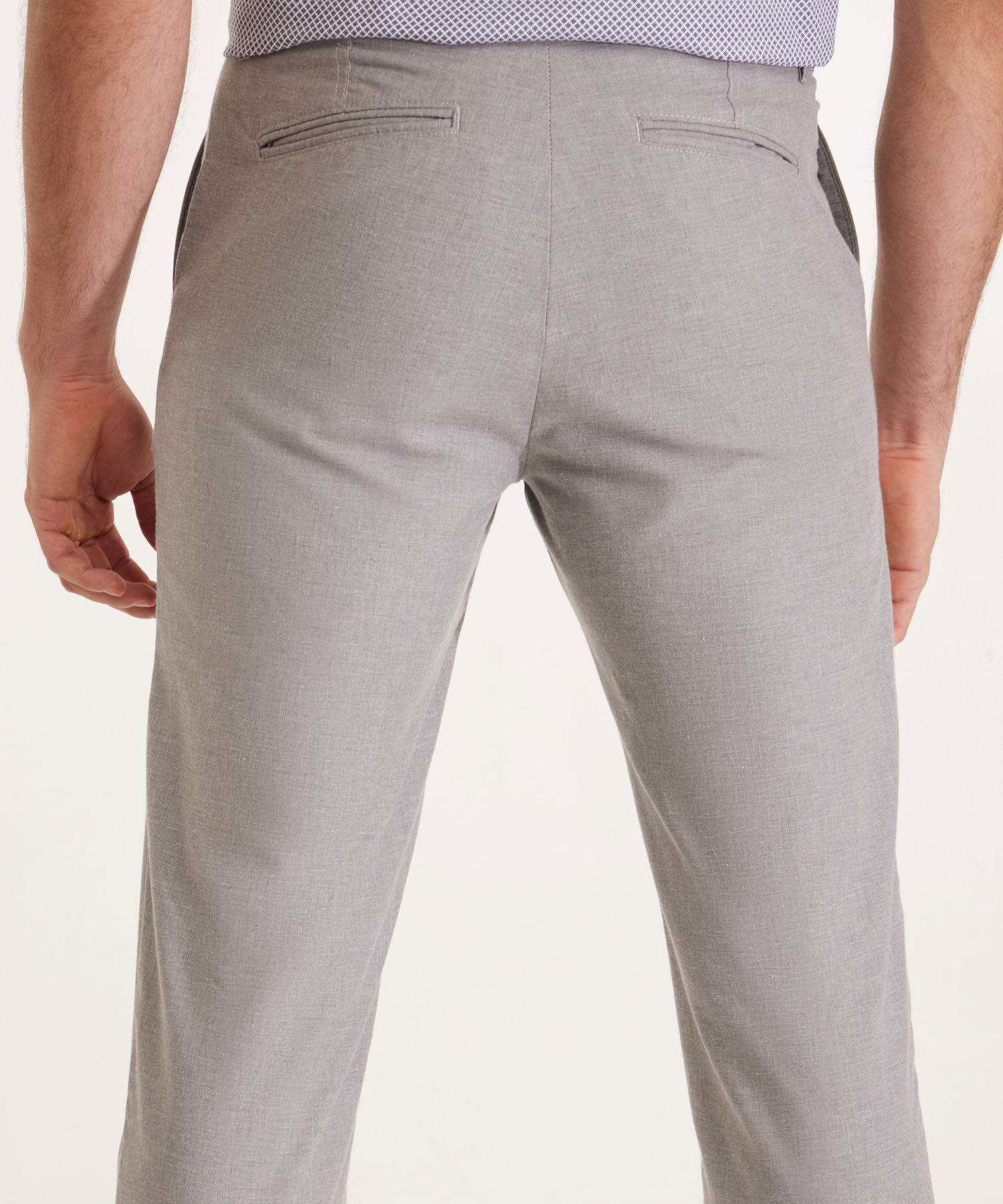 Pantalon Chino Con Detalle En Pretina