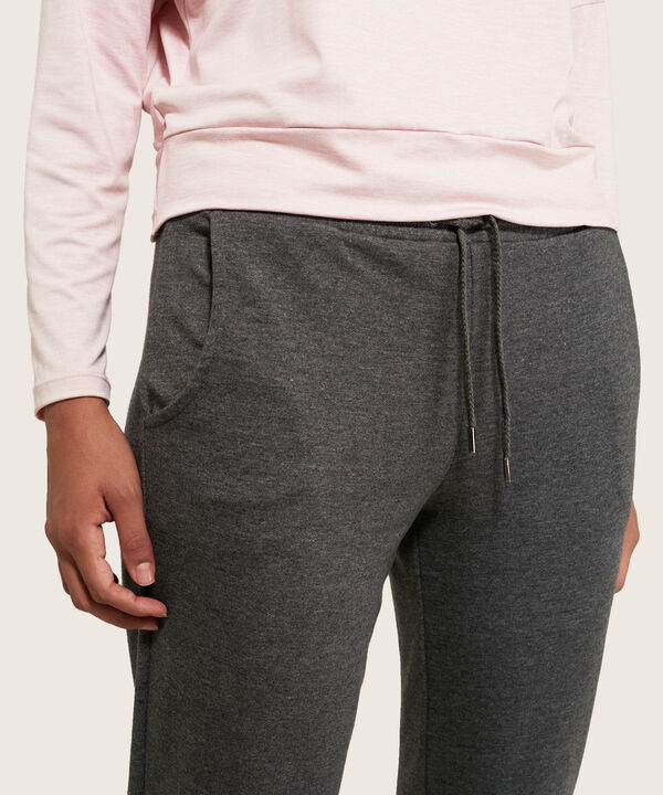 Pantalón Jogger Unicolor Con Estampado Screen