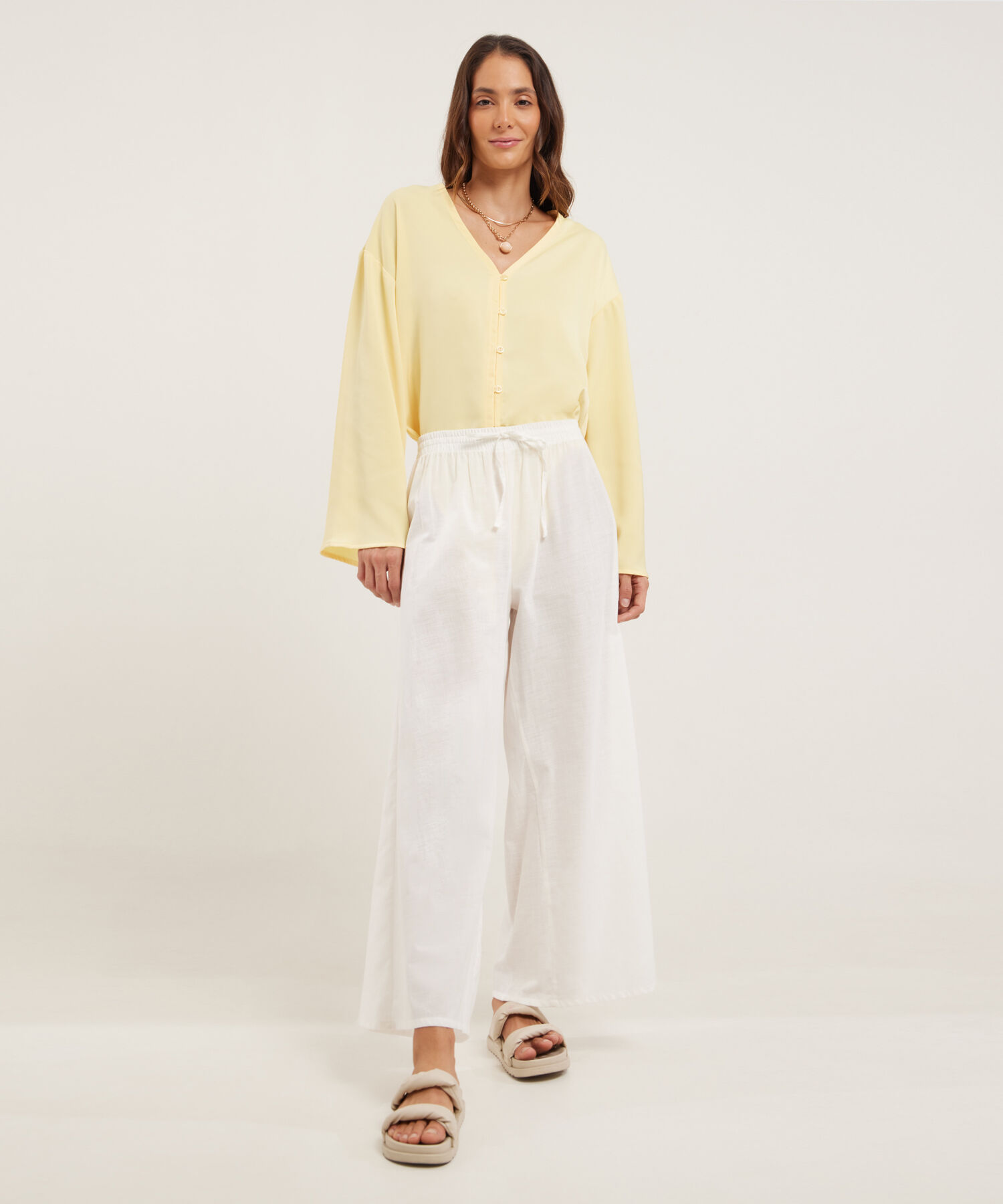 Pantalón Unicolor Con Elástico Interno En Pretina