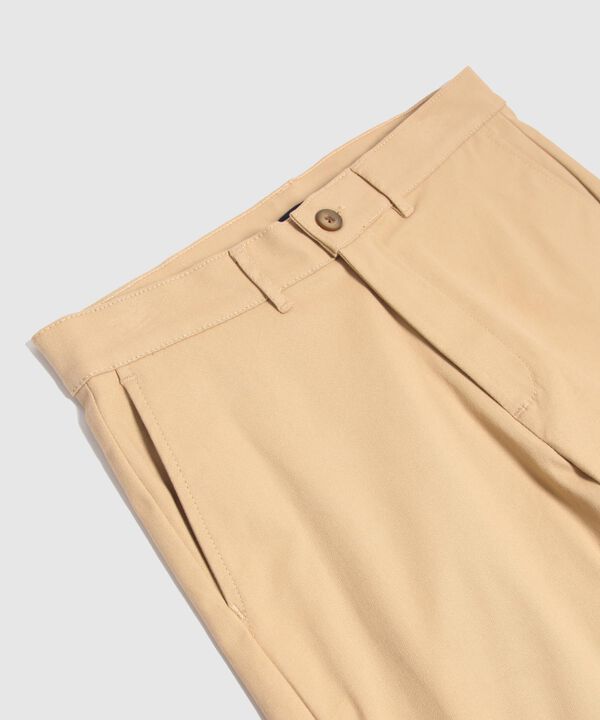 Bermuda Unicolor Con Bolsillos Diagonales  image number null