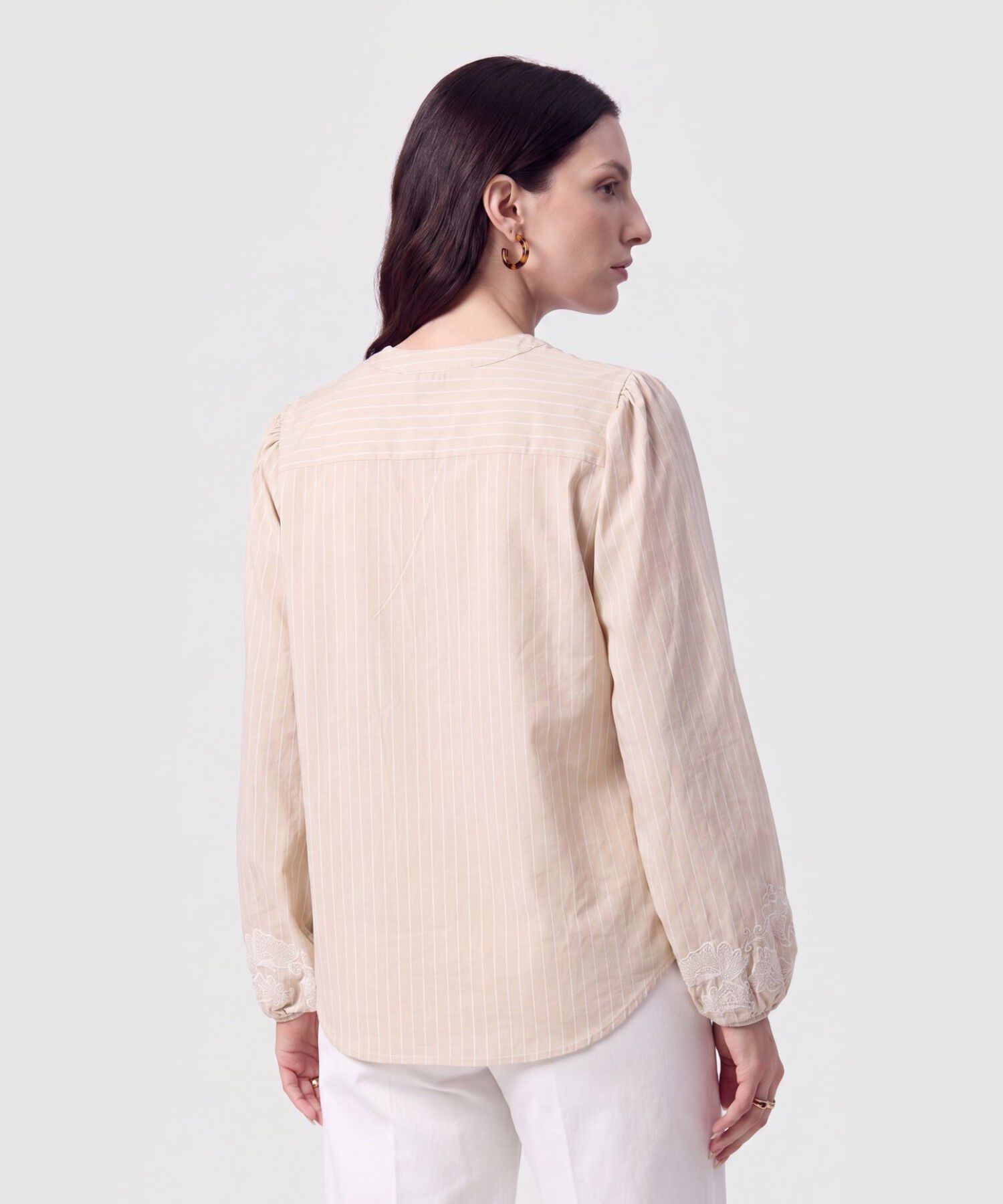 Blusa con Bordado en Pu&ntilde;os para Mujer