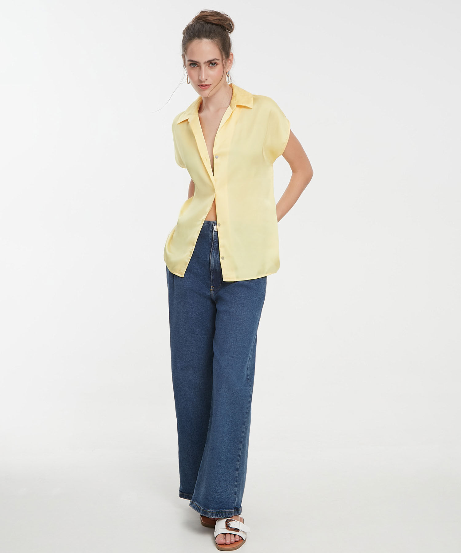Blusa Camisera con Escote en V Compra ahora Patprimo