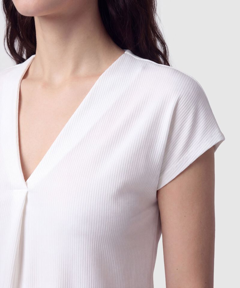 Camiseta Cuello en V Acanalada Mujer