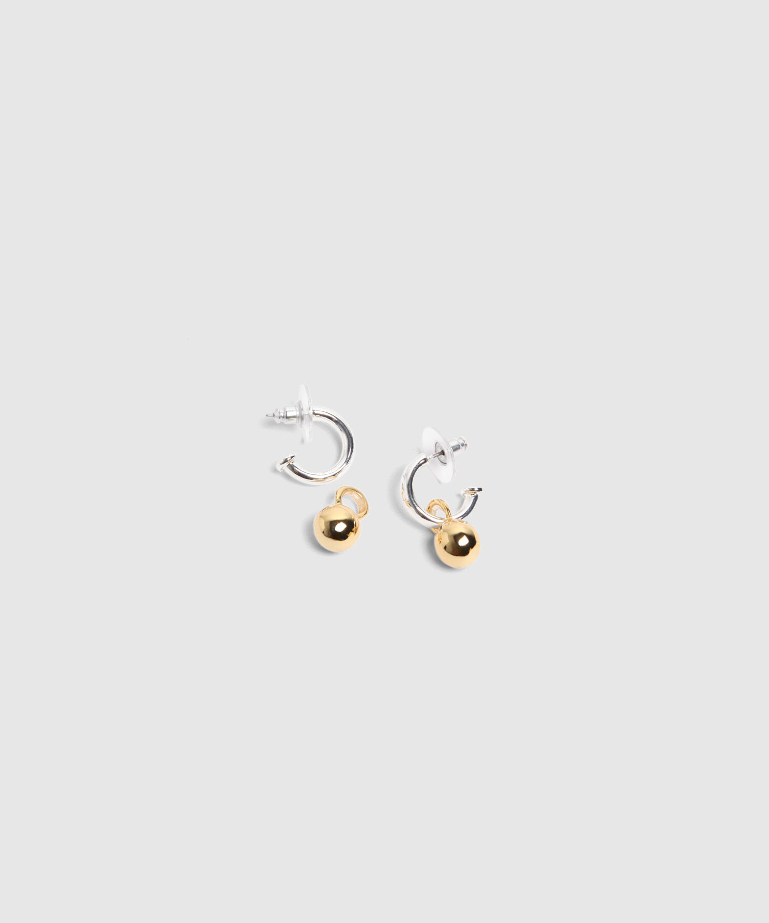 Aretes Mini Argolla Con Dije De Bola Para Mujer