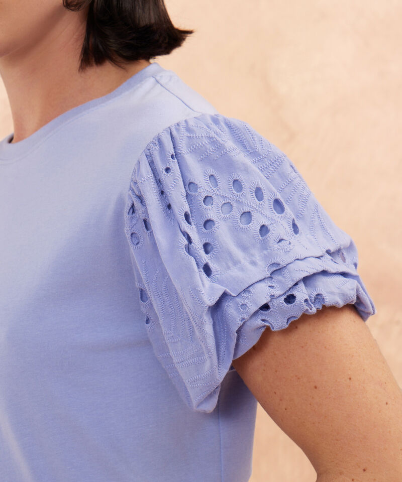 Camiseta Unicolor Con Ojalillo En Mangas