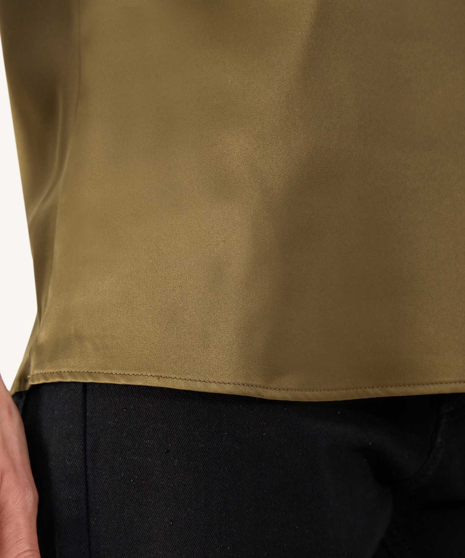Blusa Satinada Escote en V