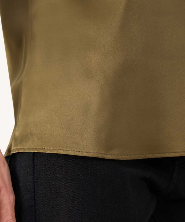 Blusa Satinada Escote en V