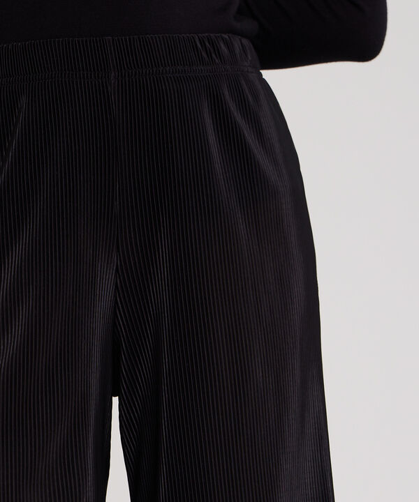 Pantalón Plizado Bota Amplia