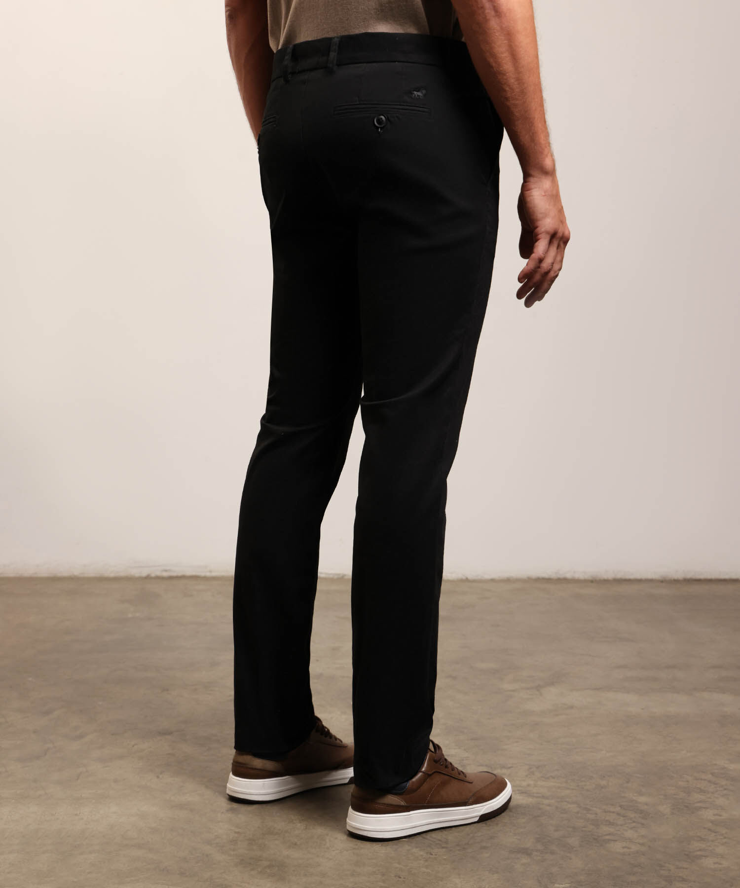 Pantal&oacute;n Chino Unicolor Para Hombre