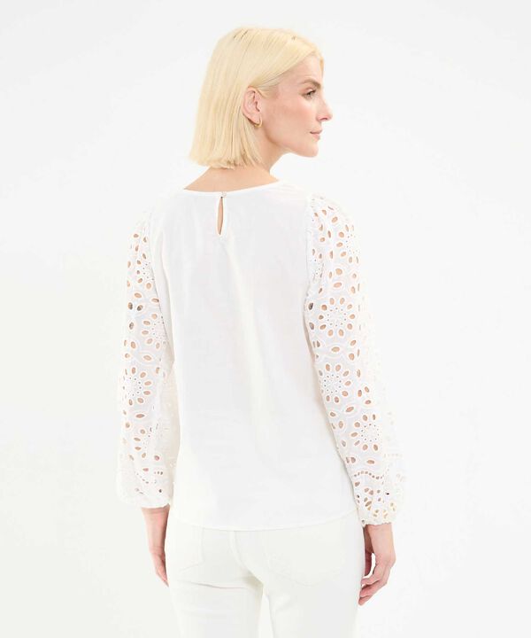 Blusa con Ojalillo