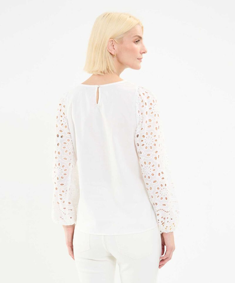 Blusa con Ojalillo