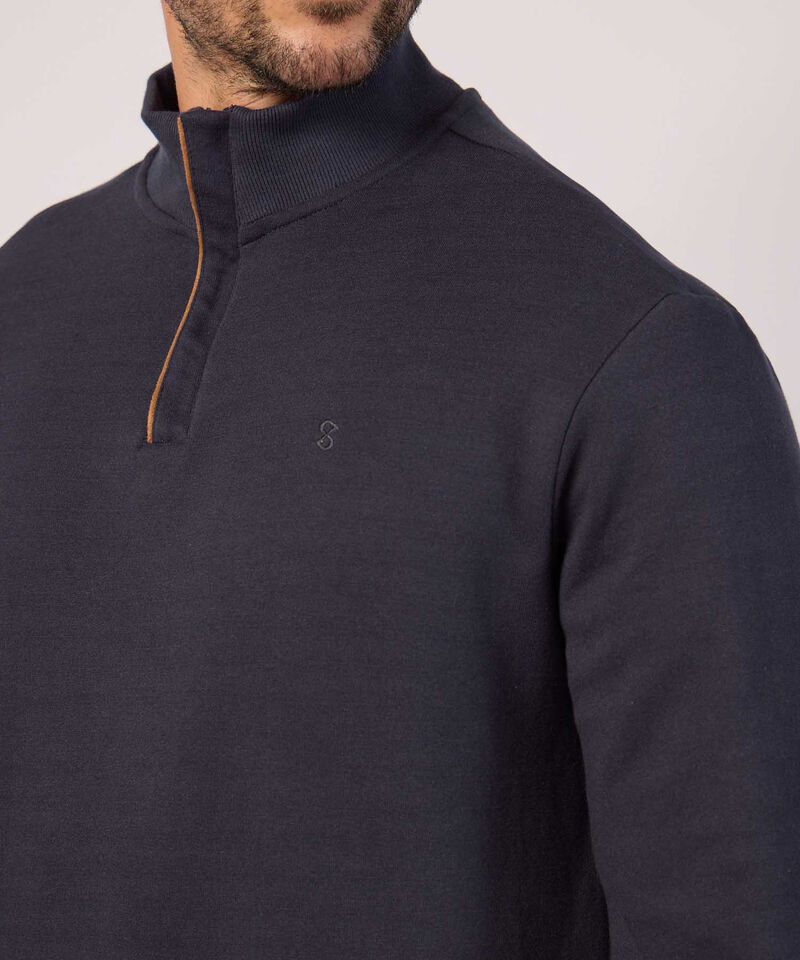 Buzo Unicolor Con Cuello Alto 