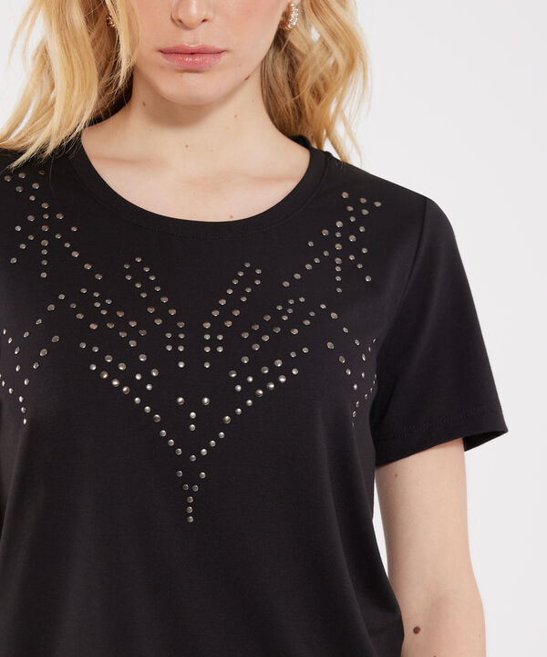 Camiseta Unicolor Con Aplique Pedreria