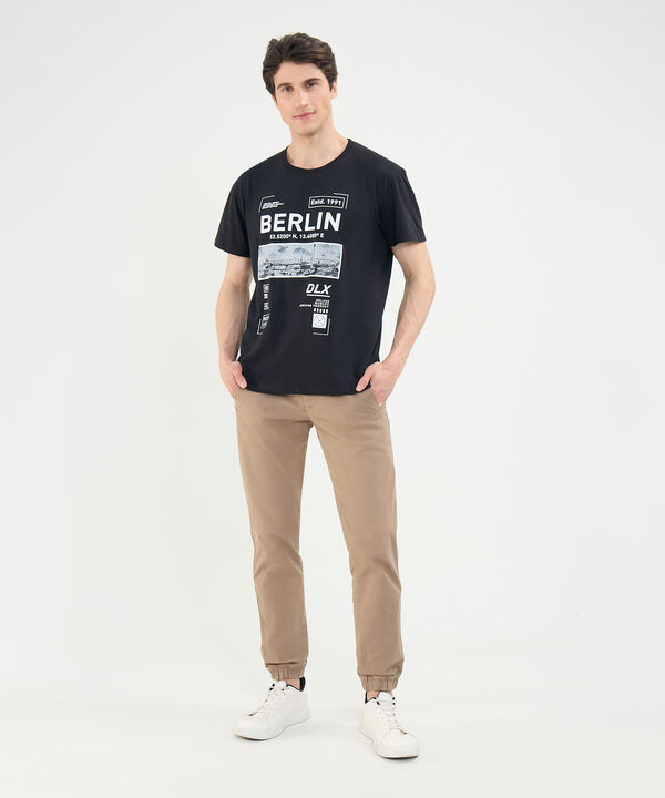 Jogger Casual image number null