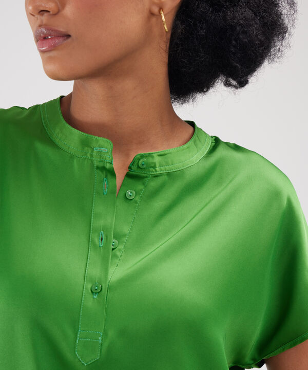Blusa Unicolor Con Media Pechera image number null