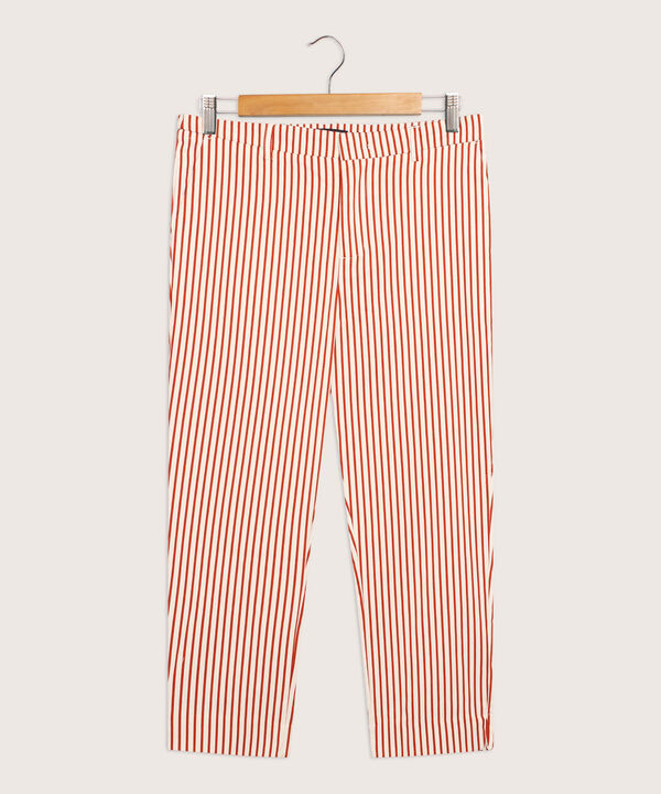 Pantalón Capri Con Bolsillos image number null