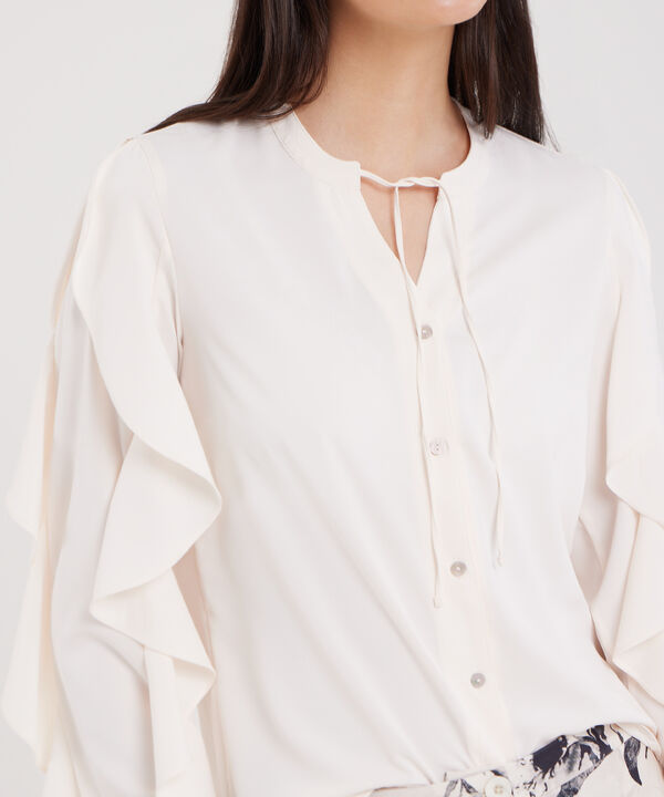 Blusa Unicolor Con Volantes En Manga image number null