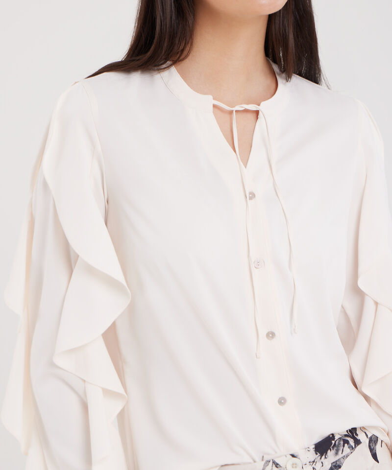 Blusa Unicolor Con Volantes En Manga