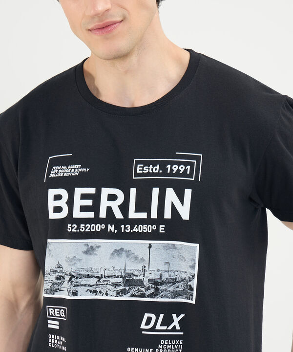 Camiseta Estampado Berlin image number null