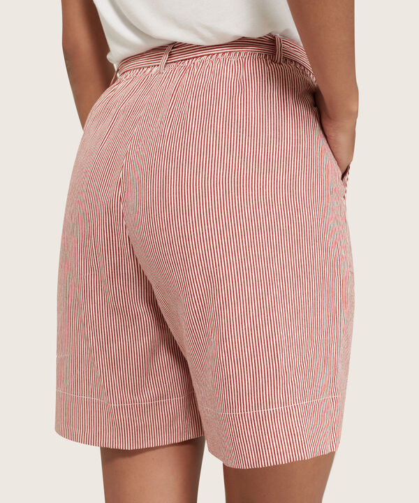 Bermuda Estampada Con Cintur&oacute;n Para Mujer