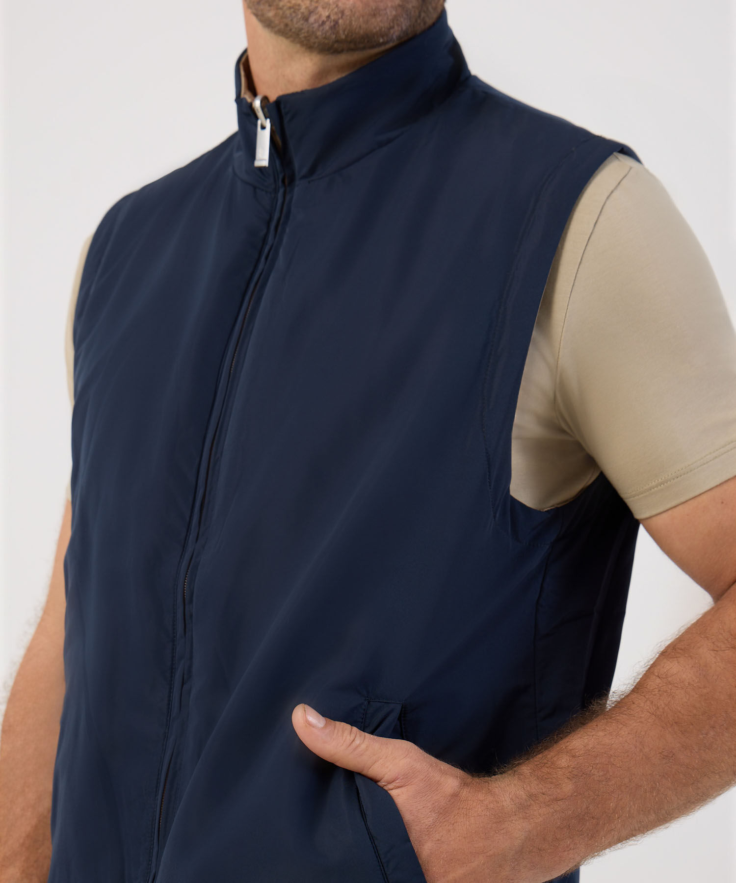 Chaleco Reversible con Cuello Alto para Hombre