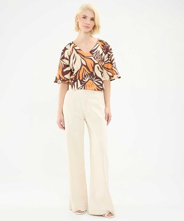 Blusa Estampada Escote en V image number null