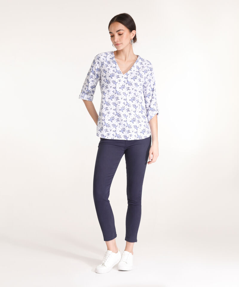 Blusa Estampada, Manga 3/4 Con Charretera, Cuello En V Y Silueta Fluida