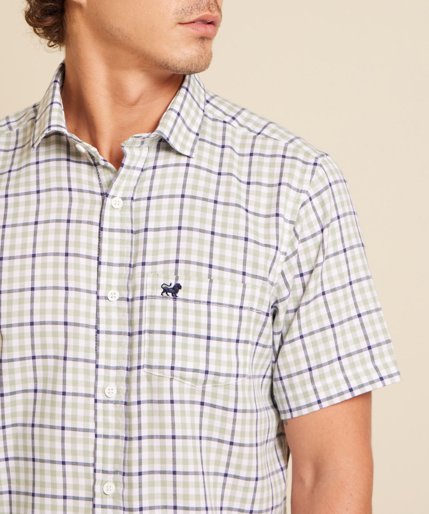 Camisa Preteñida Manga Corta Con Bolsillo Y Silueta Slim Fit