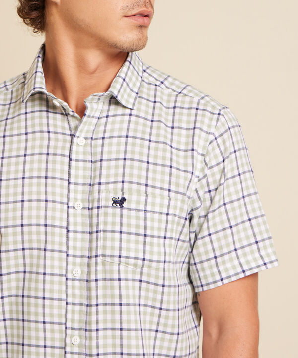 Camisa Preteñida Manga Corta Con Bolsillo Y Silueta Slim Fit