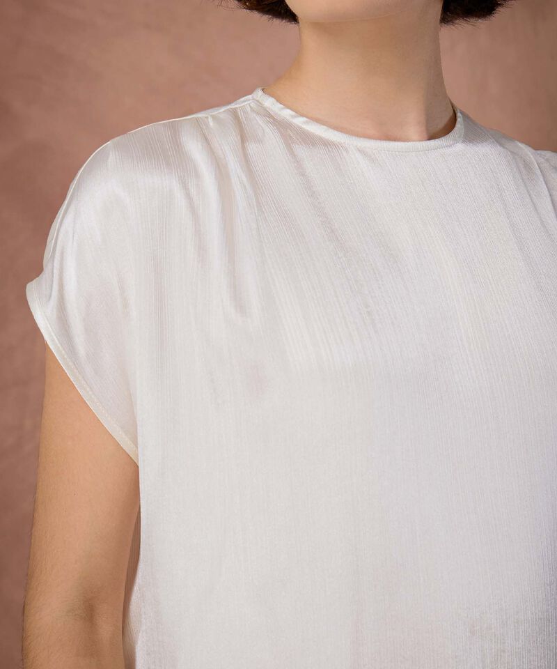 Blusa Texturizada Manga Corta 