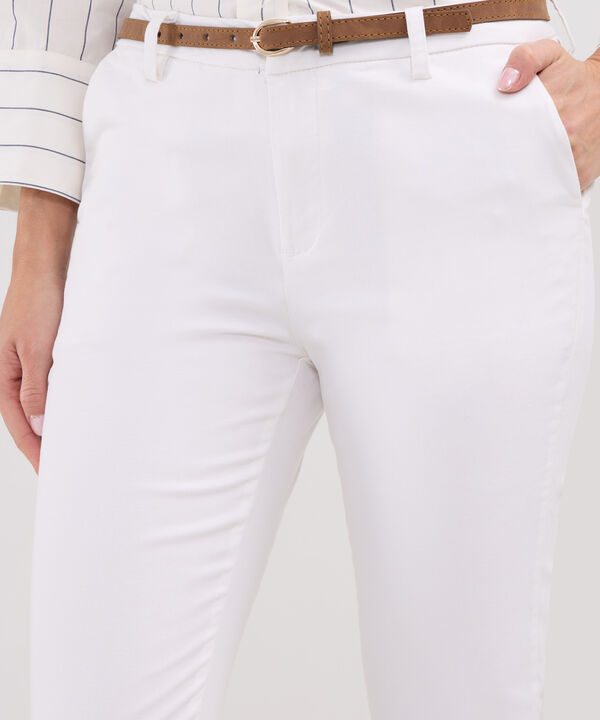 Pantalon Unicolor Chino Con Cinturon image number null