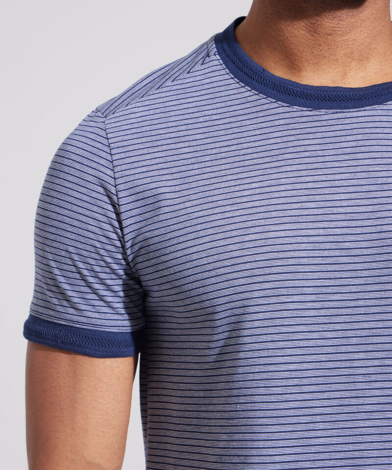 Camiseta Cuello Redondo Con Tira Tejida En Cuello Y Pu&ntilde;o