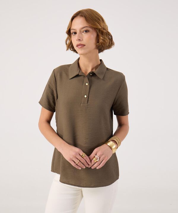 Blusa tipo polo unicolor  image number null