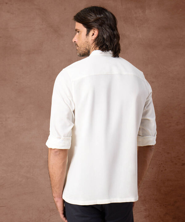 Guayabera Cuello Neru con Bordados para Hombre