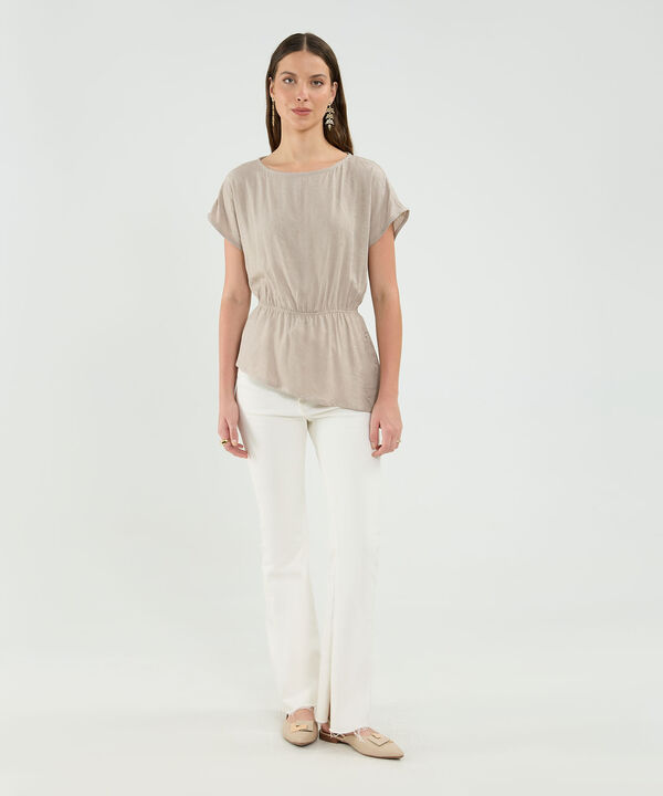 Blusa Manga Corta Ruedo Asimetrico Para Mujer image number null