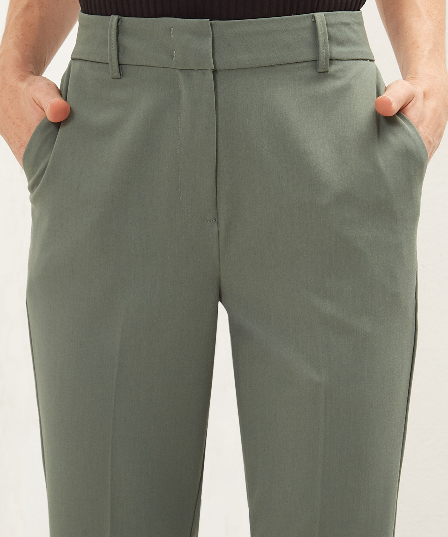 Pantalón Clásico Unicolor