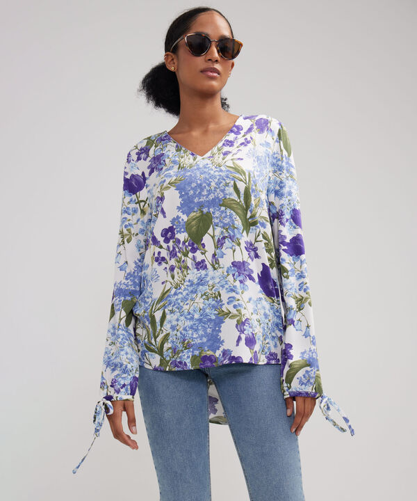 Blusa Estampada Escote V