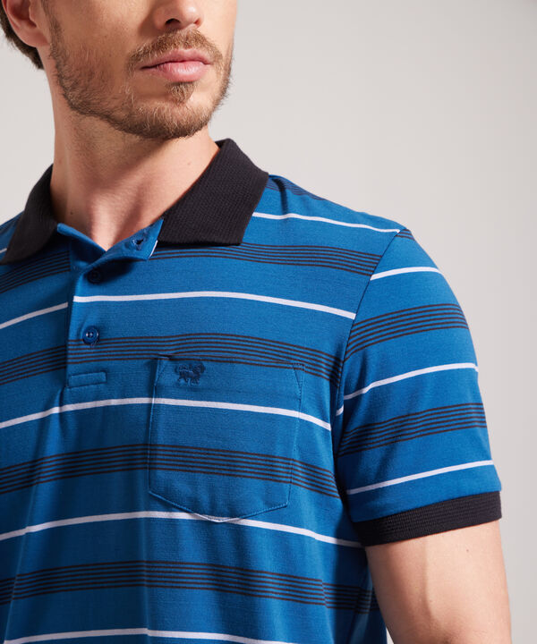 Polo Cuello Y Puños Tejidos Con Bolsillo, Jersey Preteñido, Silueta Regular Fit